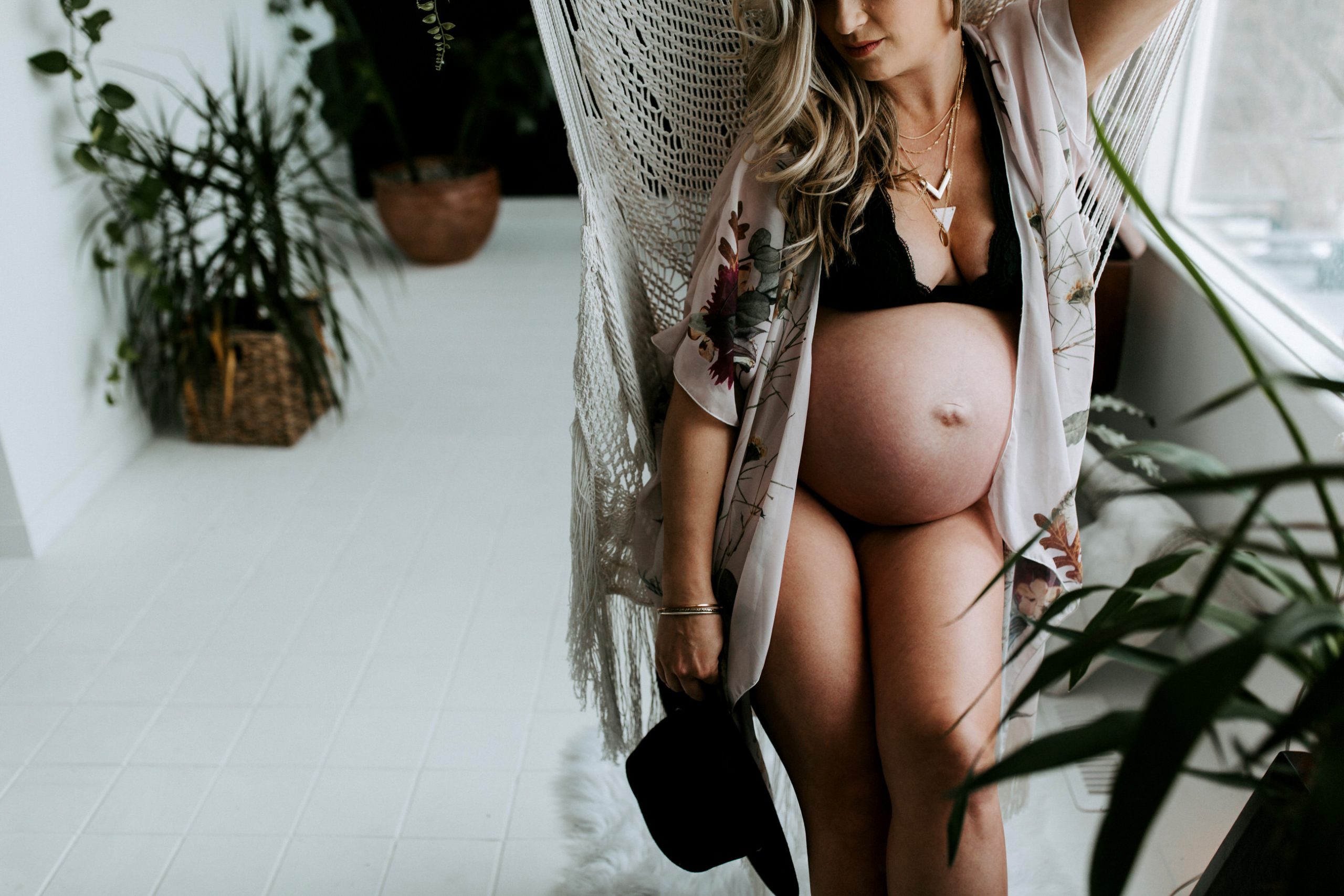 Boho maternity session edmonton photographer 