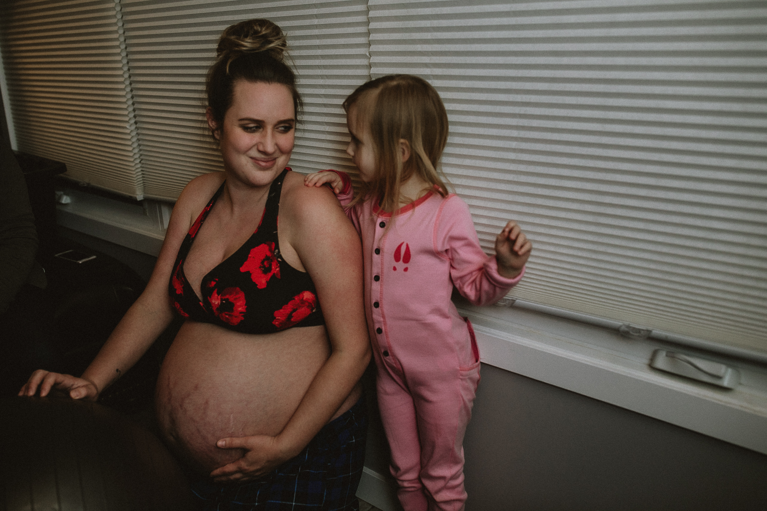 A beautiful home birth | edmonton birth photographer