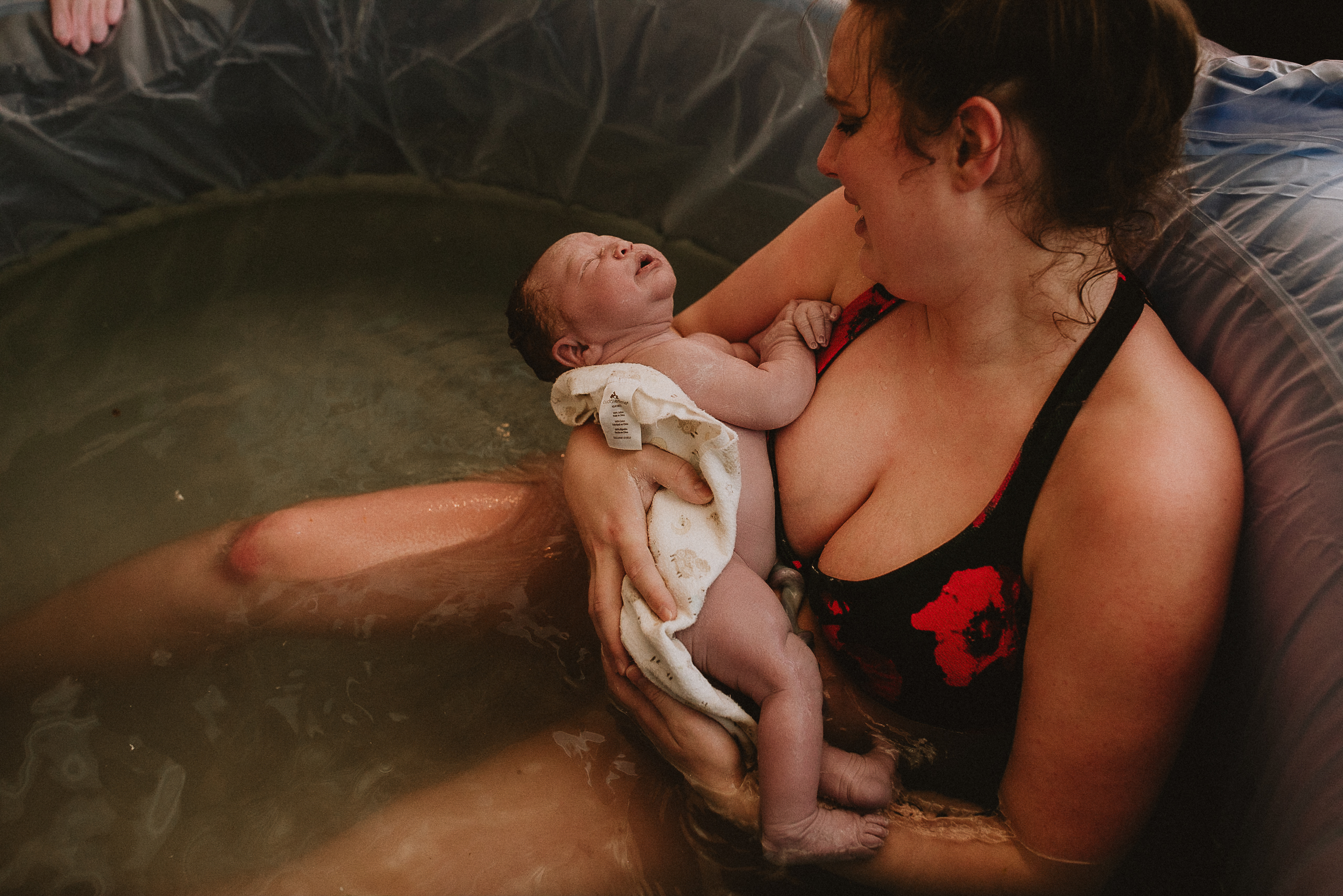 A beautiful home birth | edmonton birth photographer